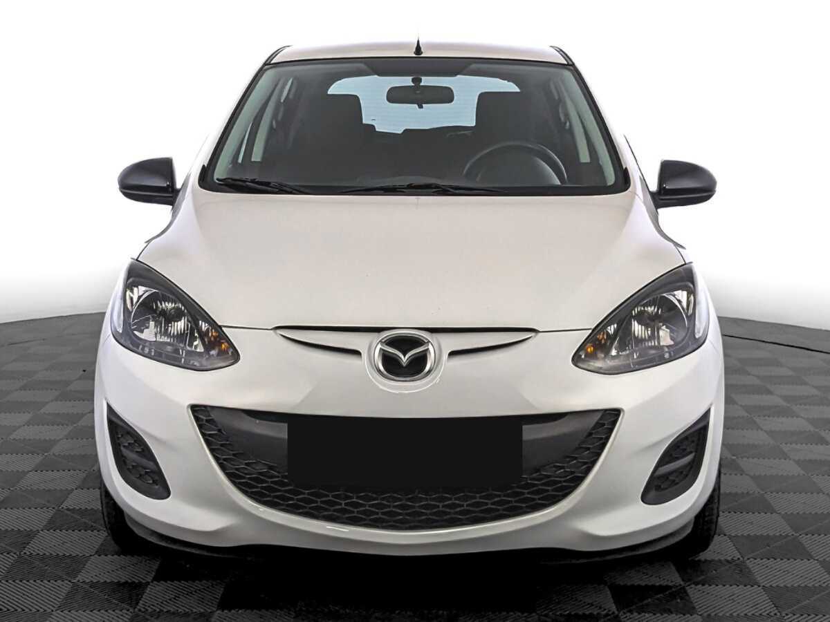 Mazda 2 с пробегом — 2013 год. Фото: #1