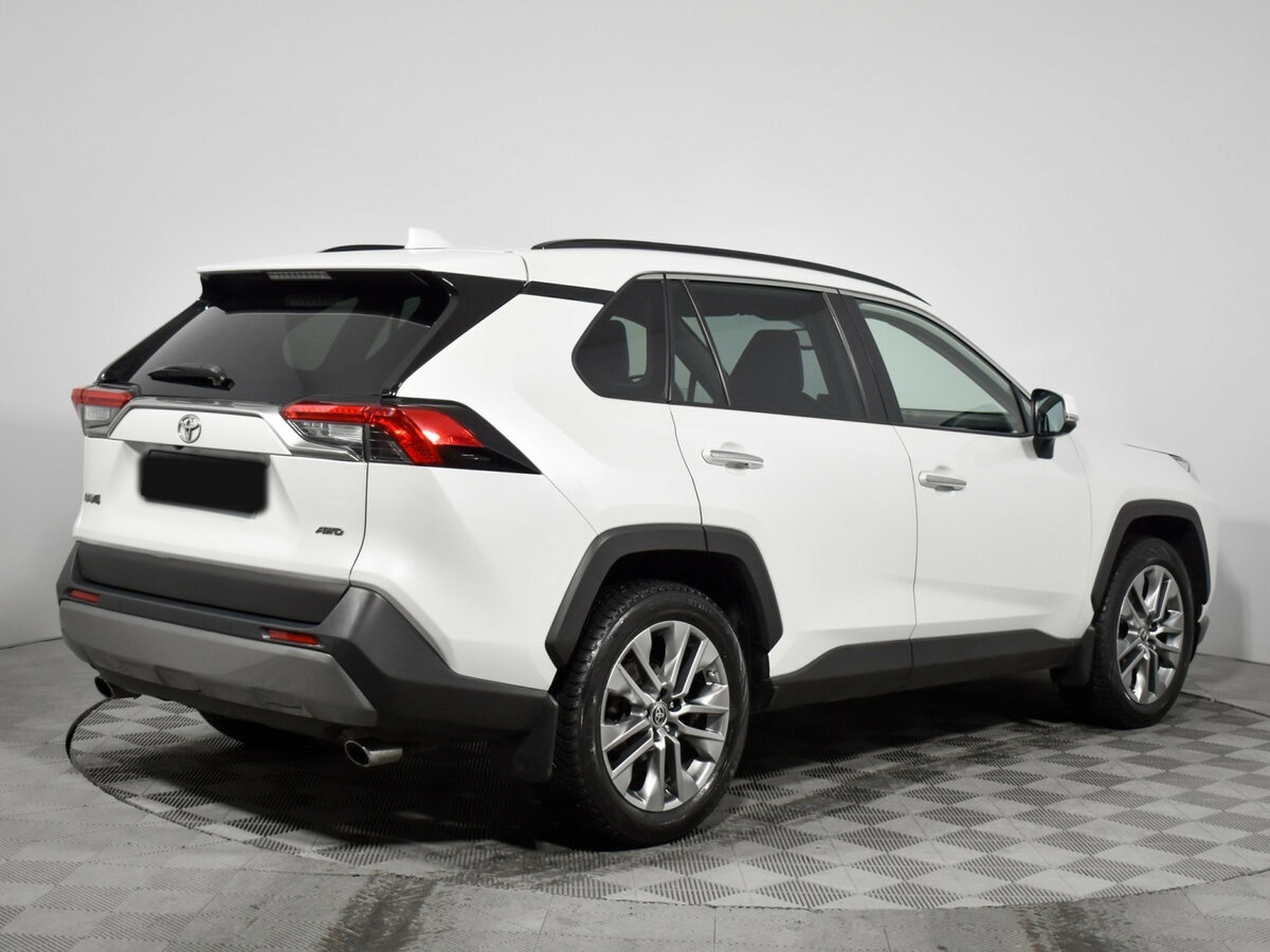 Toyota RAV4 с пробегом — 2019 год. Фото: #4