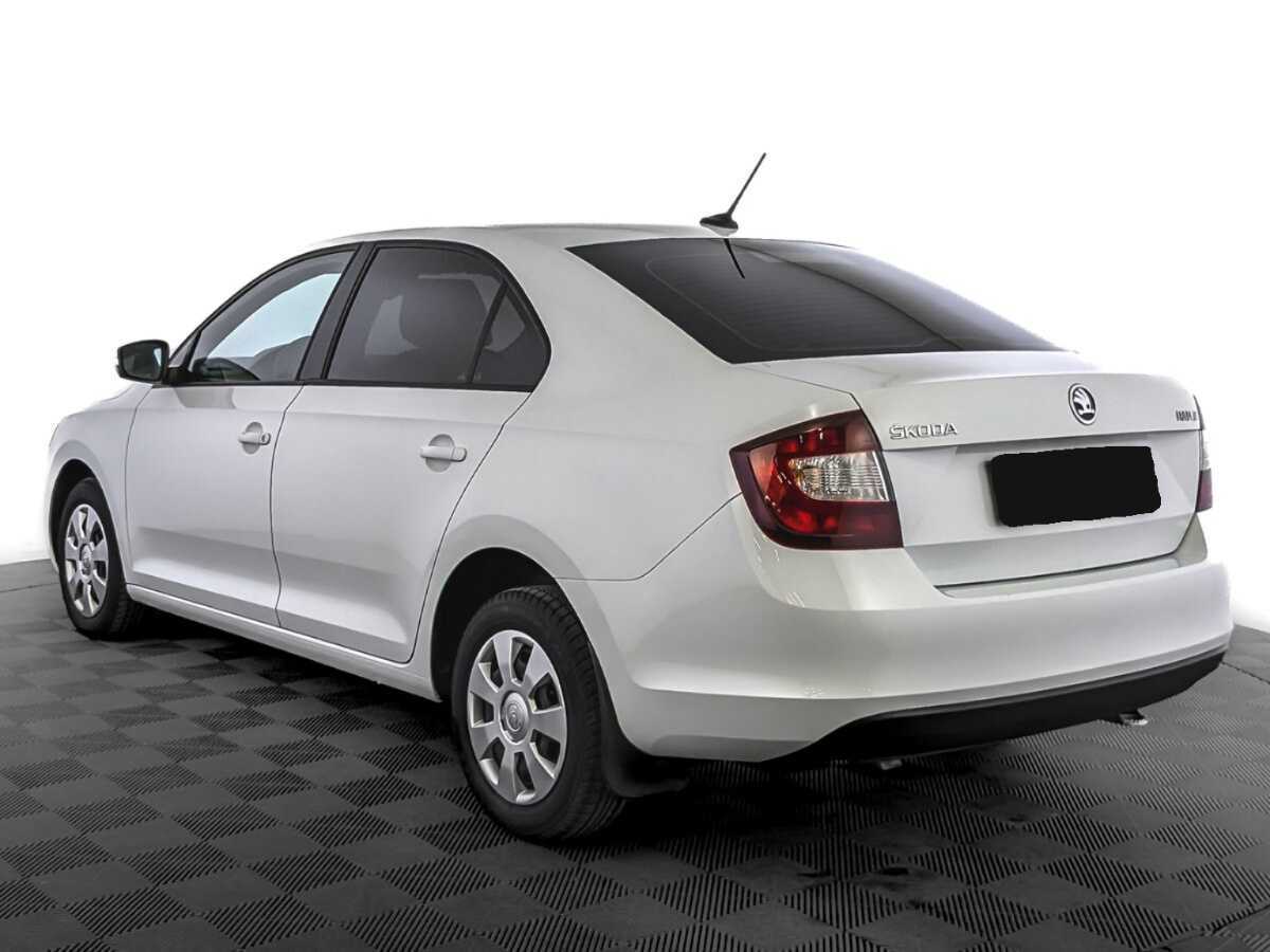 Skoda Rapid с пробегом — 2019 год. Фото: #6