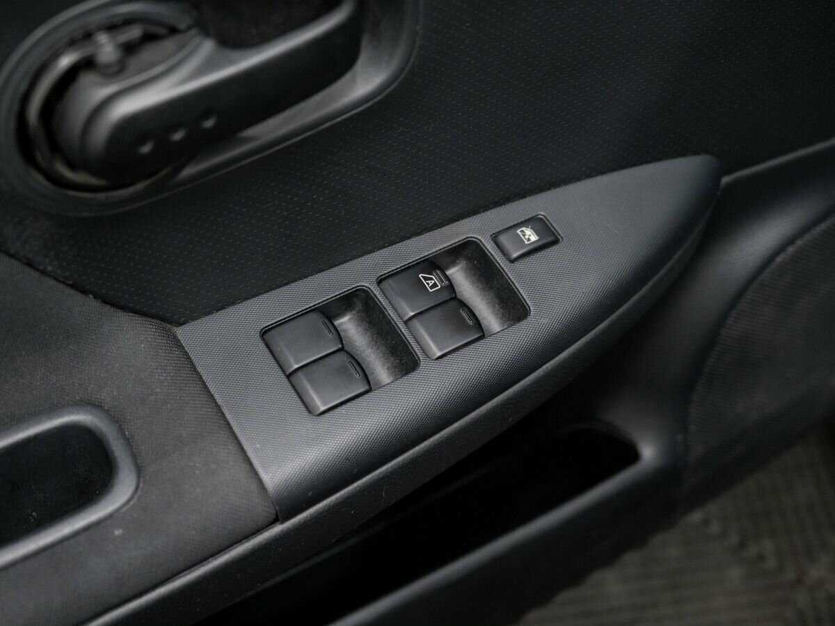 Nissan Note с пробегом — 2011 год. Фото: #14