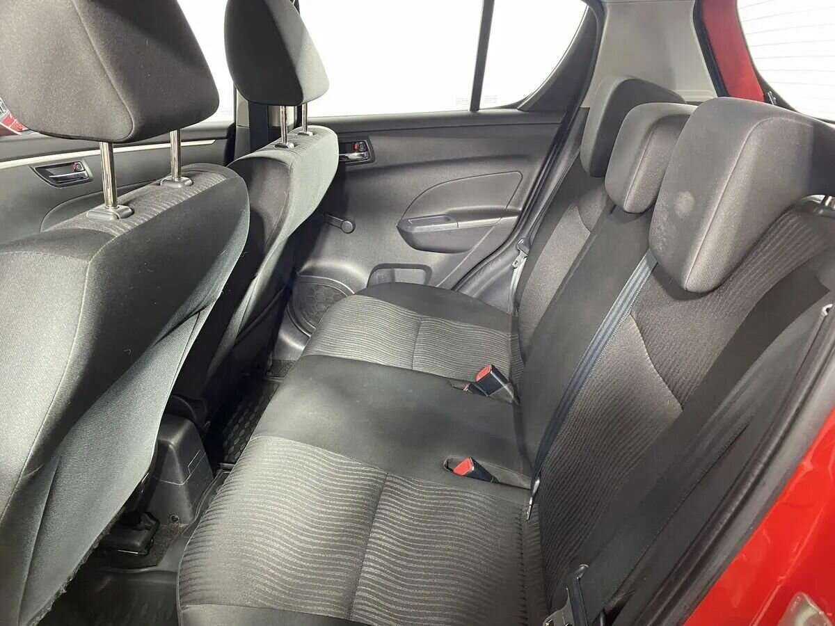 Suzuki Swift с пробегом — 2011 год. Фото: #7