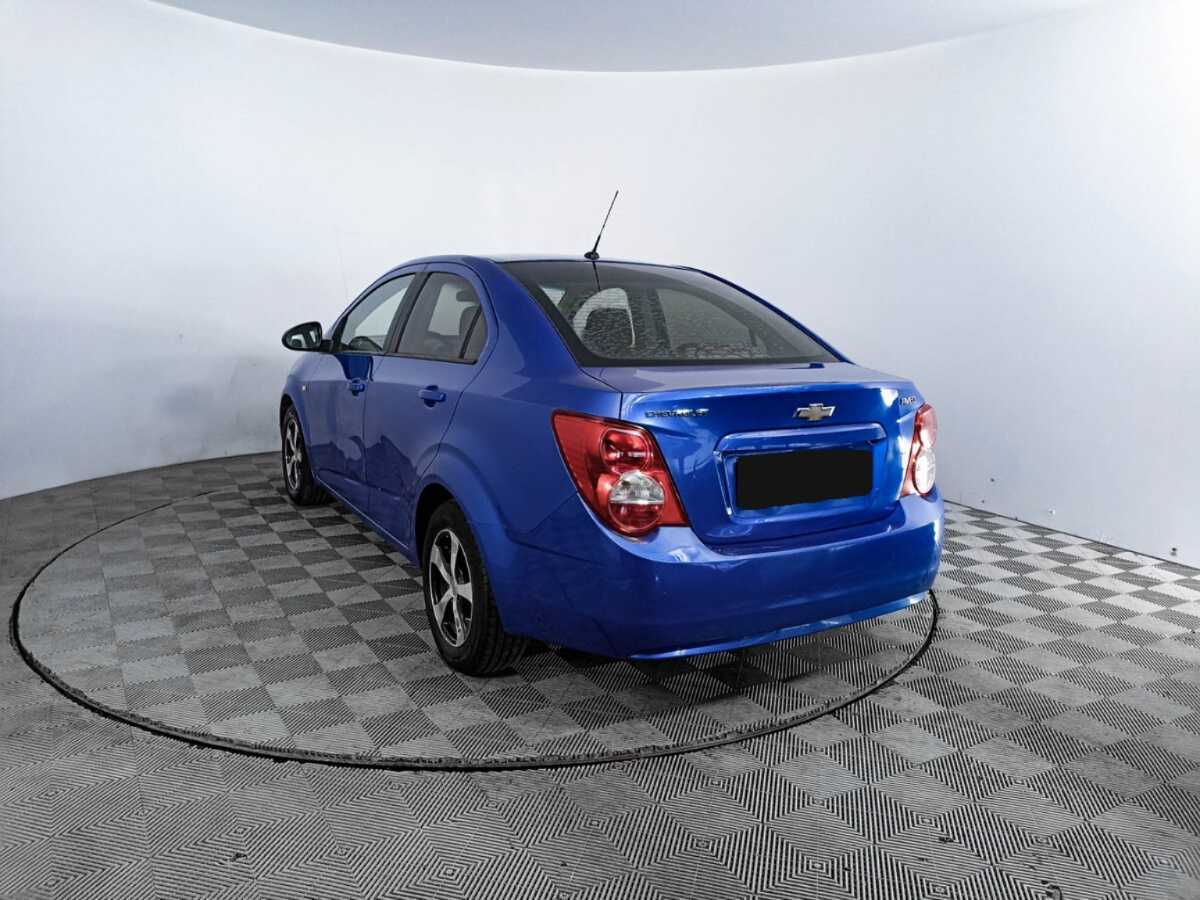 Chevrolet Aveo с пробегом — 2012 год. Фото: #6