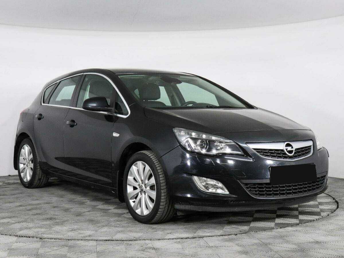 Opel Astra с пробегом — 2011 год. Фото: #1