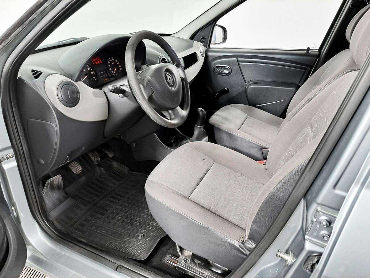 Renault Logan с пробегом — 2012 год. Фото: #10