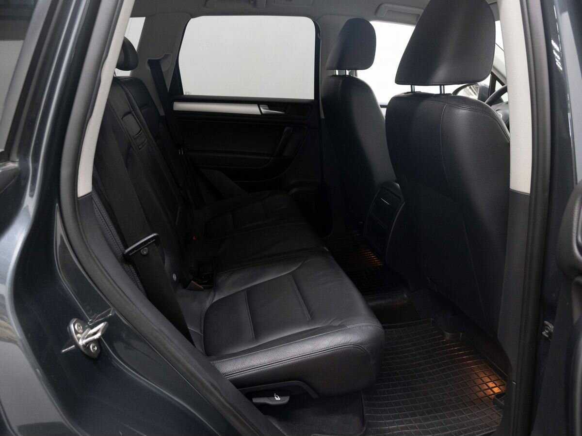 Volkswagen Touareg с пробегом — 2011 год. Фото: #11
