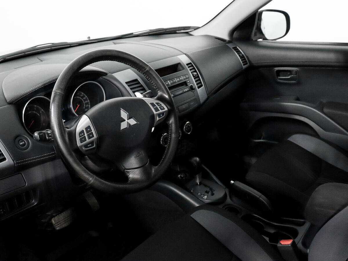 Mitsubishi Outlander с пробегом — 2011 год. Фото: #8