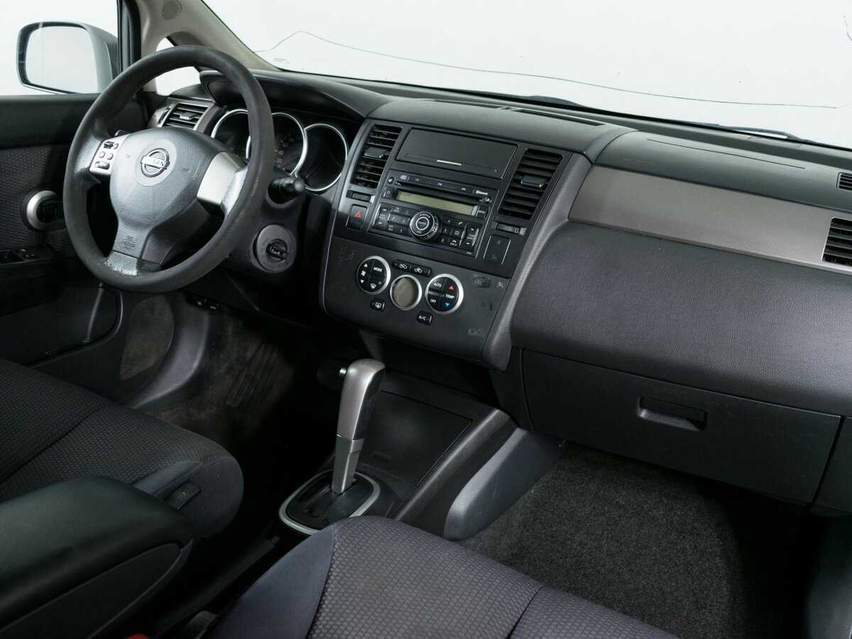 Nissan Tiida с пробегом — 2008 год. Фото: #7