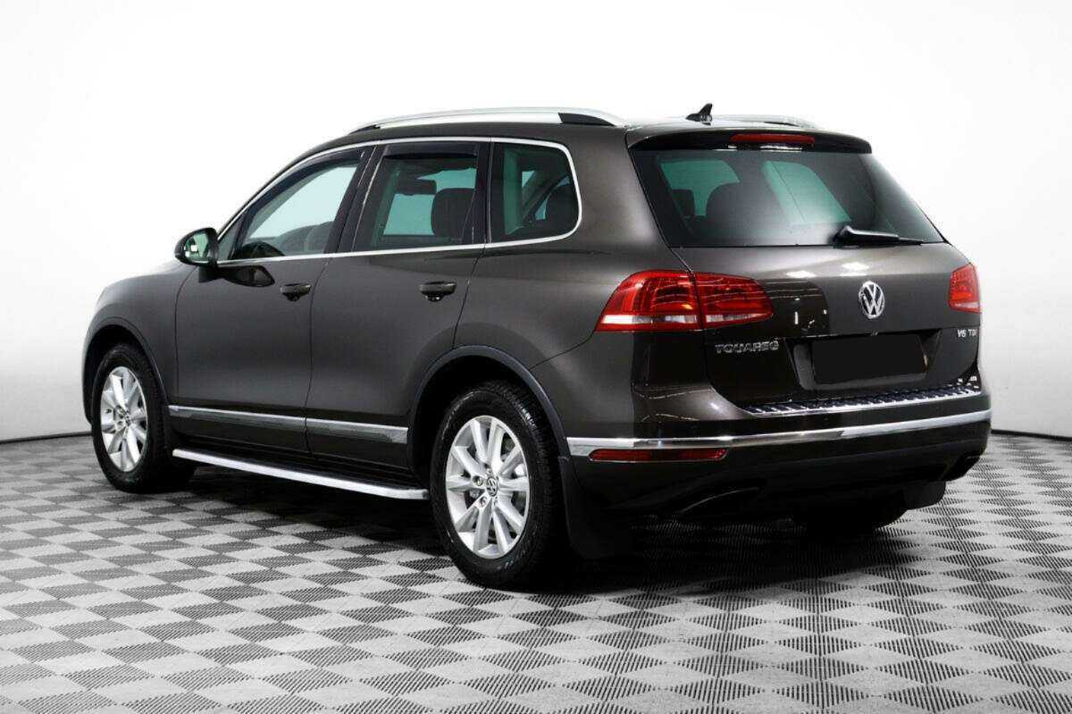 Volkswagen Touareg с пробегом — 2015 год. Фото: #6