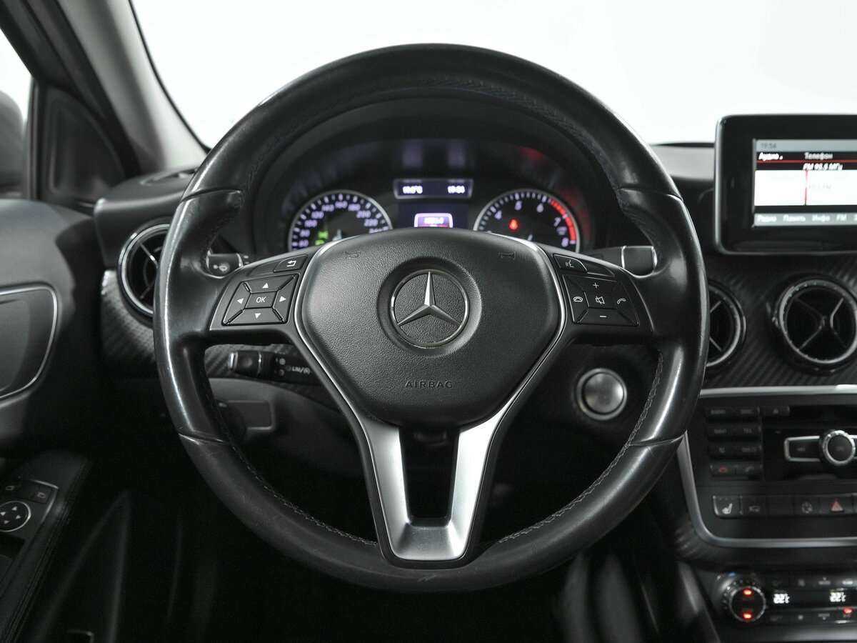 Mercedes-Benz GLA с пробегом — 2015 год. Фото: #8