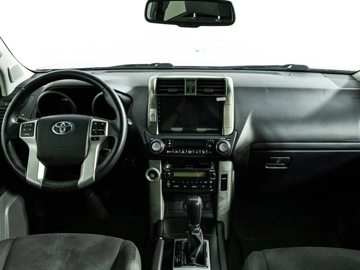 Toyota Land Cruiser Prado с пробегом — 2011 год. Фото: #12