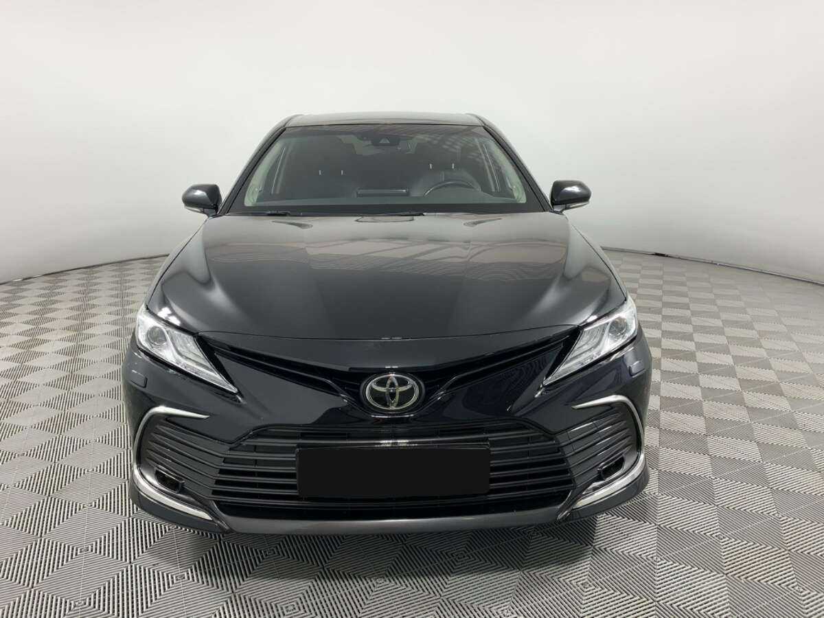 Toyota Camry с пробегом — 2021 год. Фото: #1