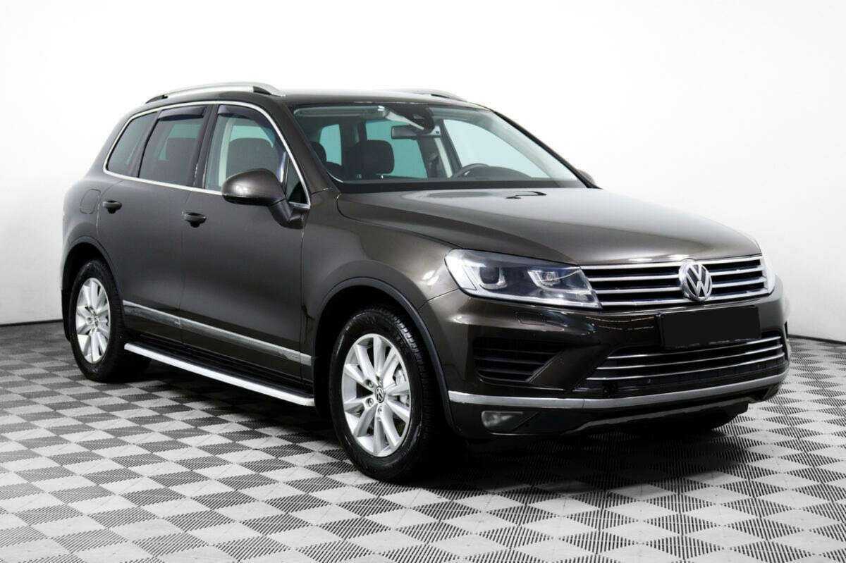 Volkswagen Touareg с пробегом — 2015 год. Фото: #2