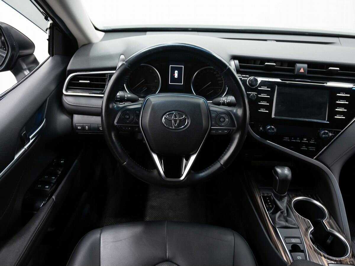Toyota Camry с пробегом — 2019 год. Фото: #14