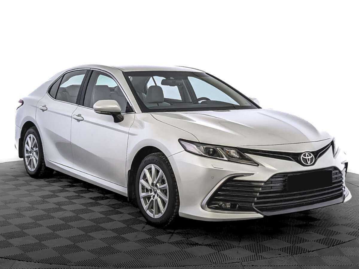 Toyota Camry с пробегом — 2021 год. Фото: #2