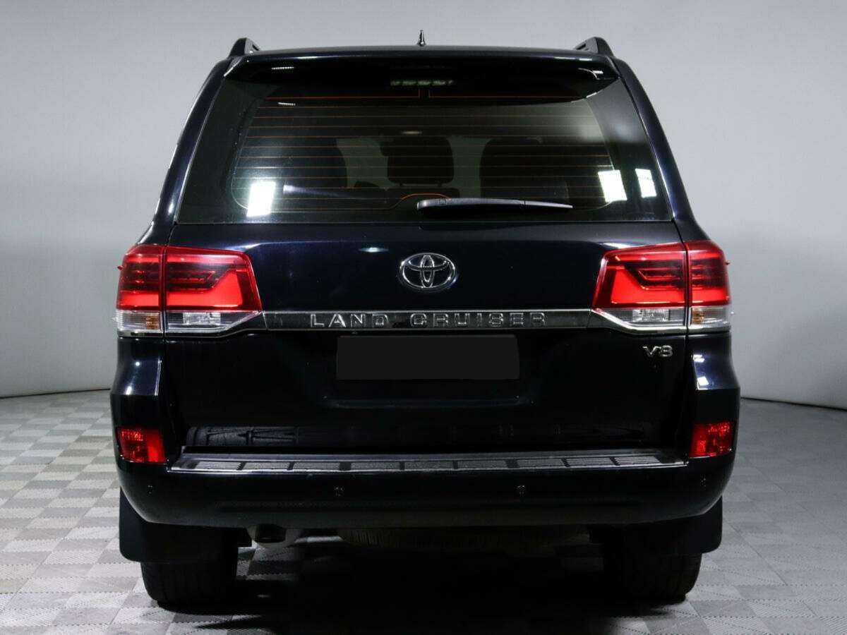 Toyota Land Cruiser с пробегом — 2017 год. Фото: #3