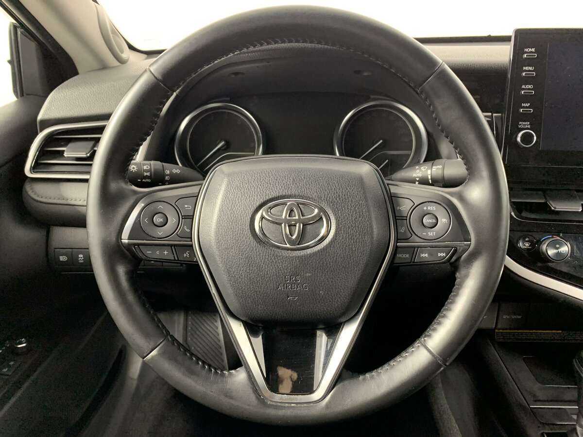 Toyota Camry с пробегом — 2021 год. Фото: #10