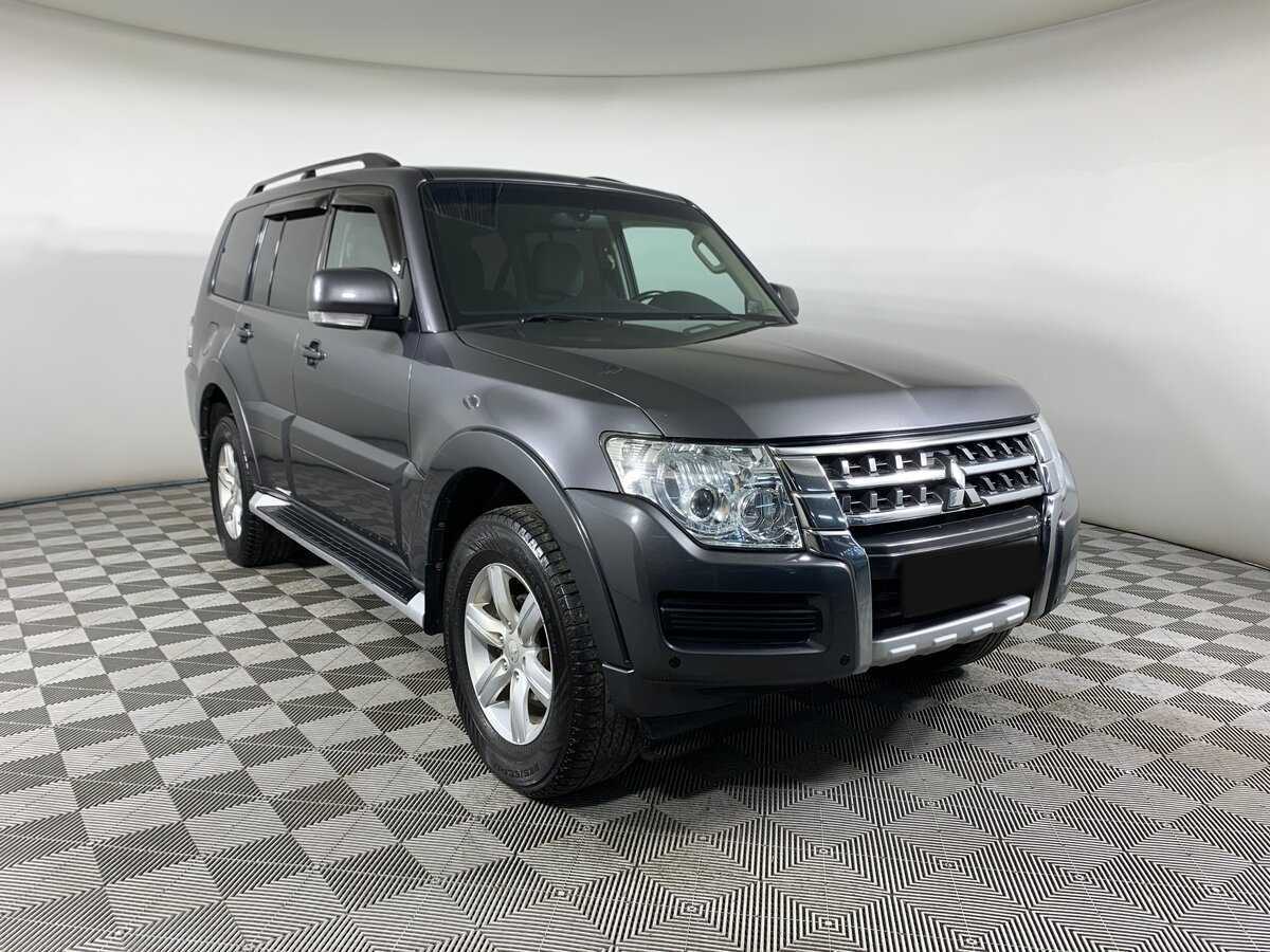 Mitsubishi Pajero с пробегом — 2015 год. Фото: #2