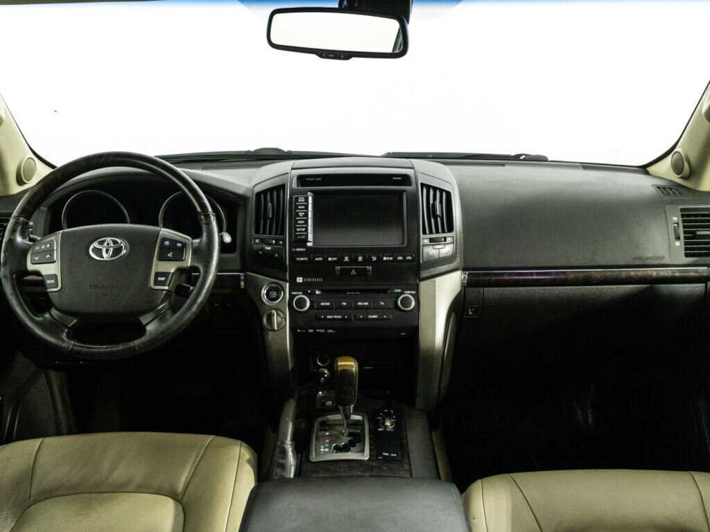 Toyota Land Cruiser с пробегом — 2010 год. Фото: #9