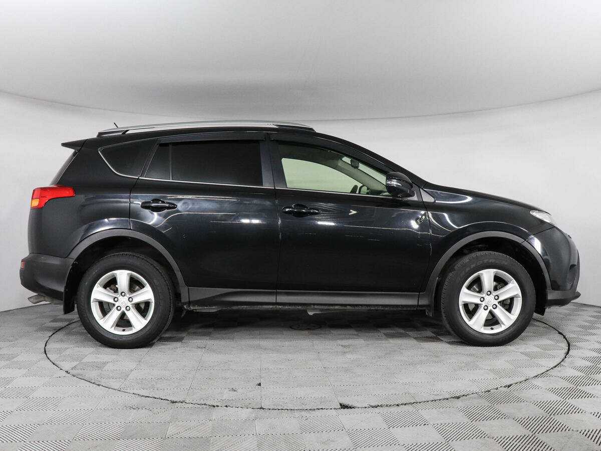 Toyota RAV4 с пробегом — 2014 год. Фото: #3