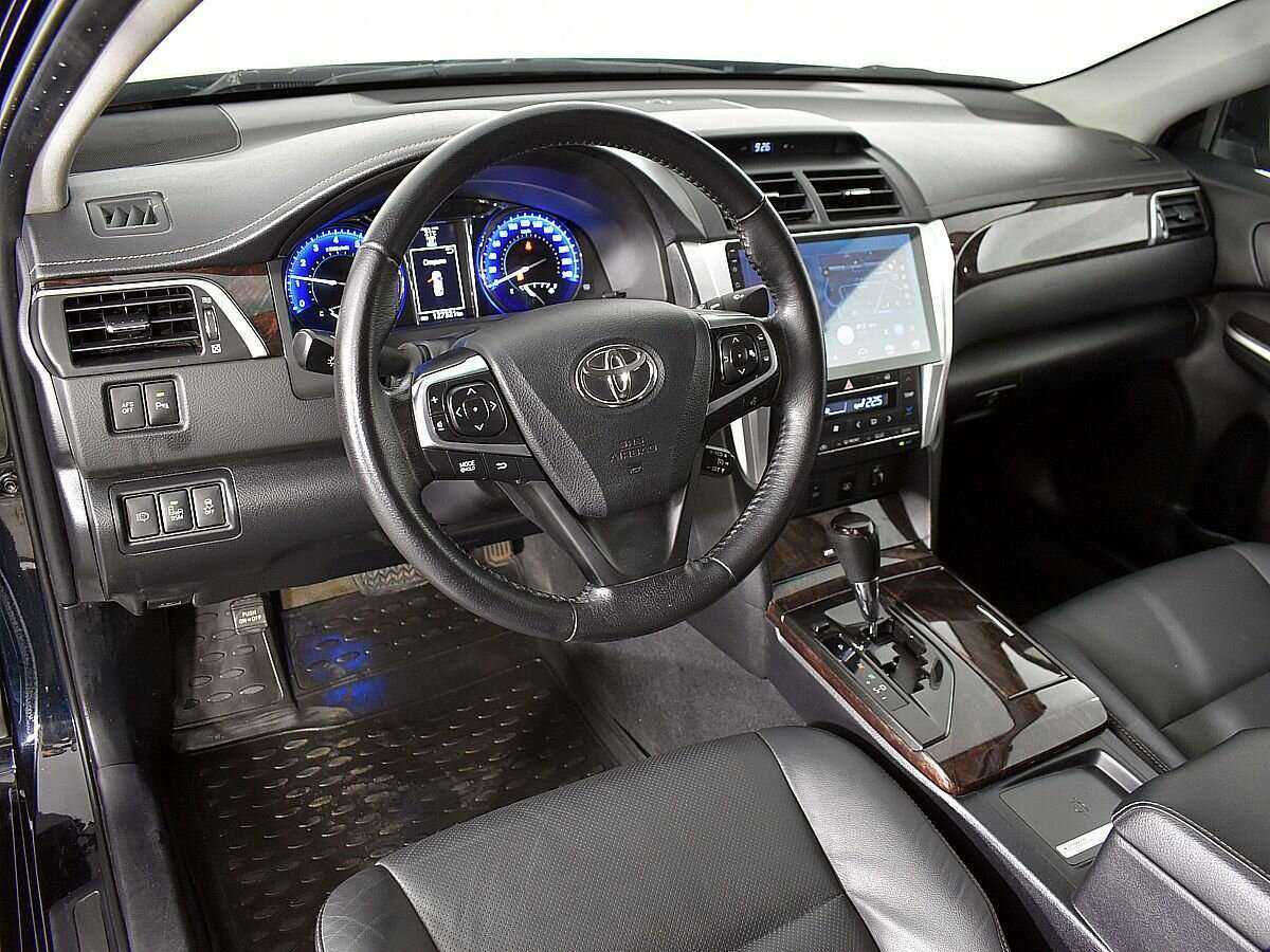 Toyota Camry с пробегом — 2014 год. Фото: #6