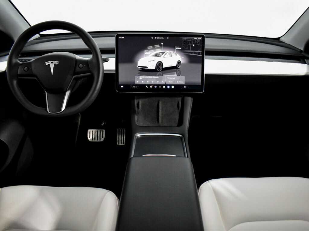Tesla Model Y с пробегом — 2022 год. Фото: #10