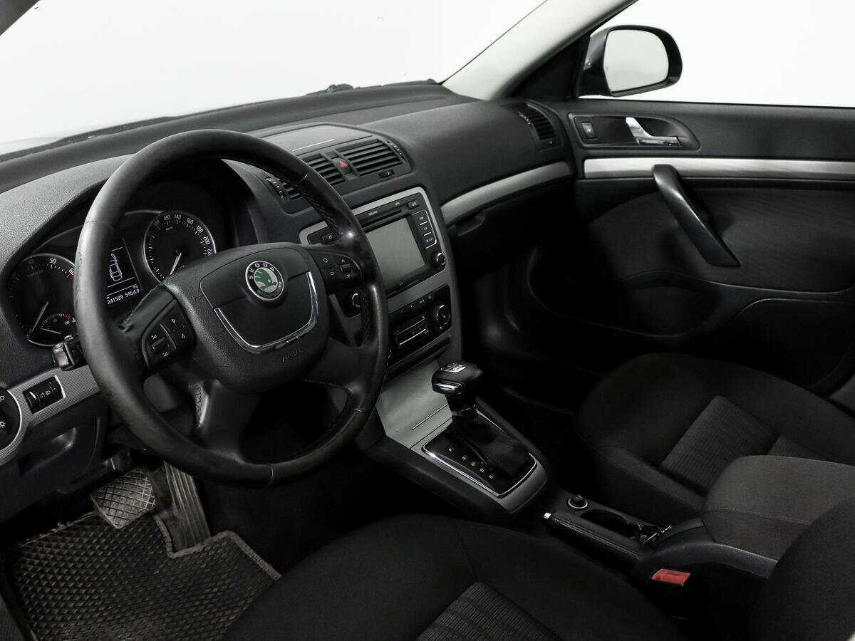 Skoda Octavia с пробегом — 2011 год. Фото: #6