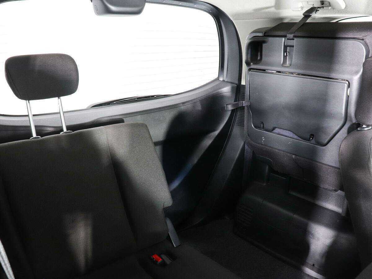 Honda Freed с пробегом — 2010 год. Фото: #11