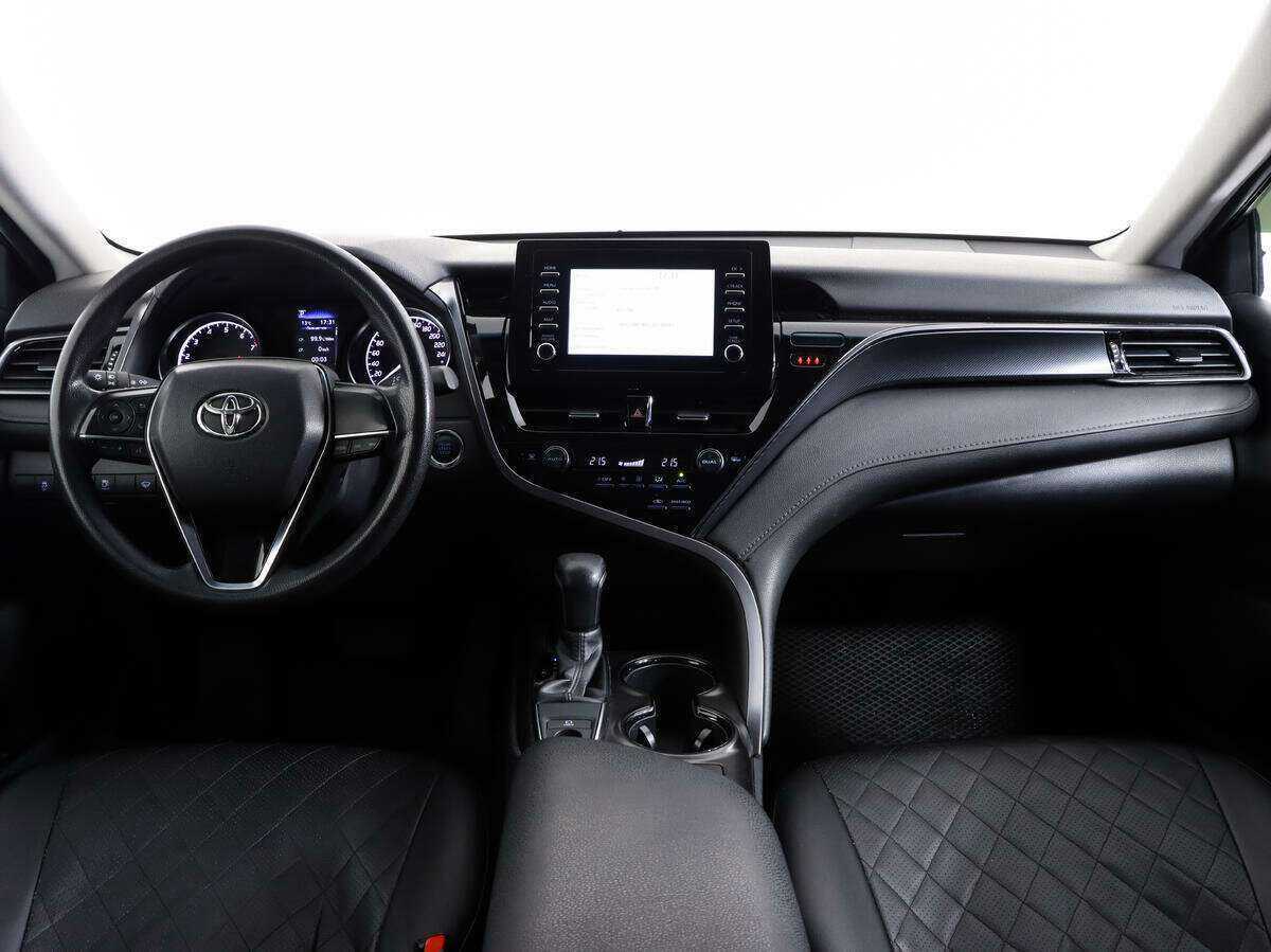 Toyota Camry с пробегом — 2021 год. Фото: #7