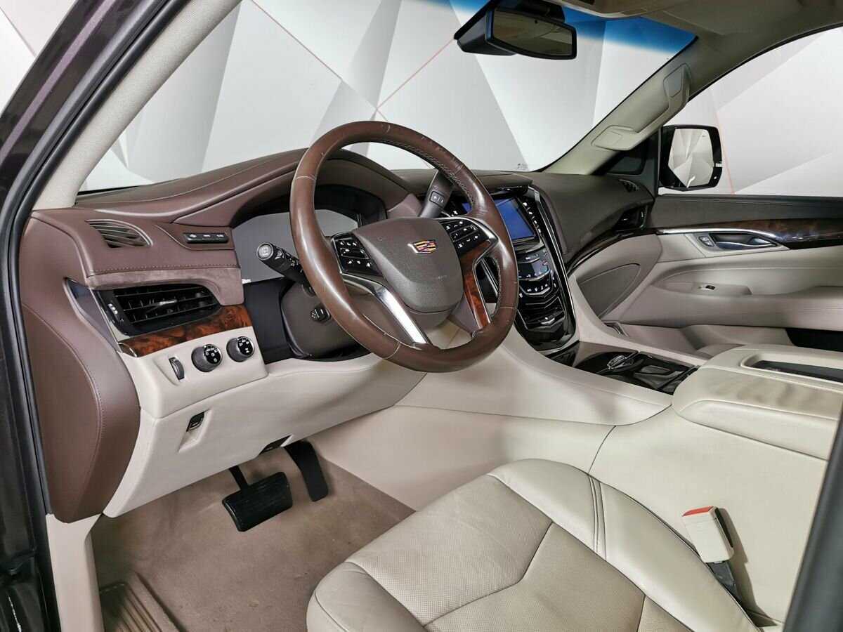 Cadillac Escalade с пробегом — 2015 год. Фото: #13