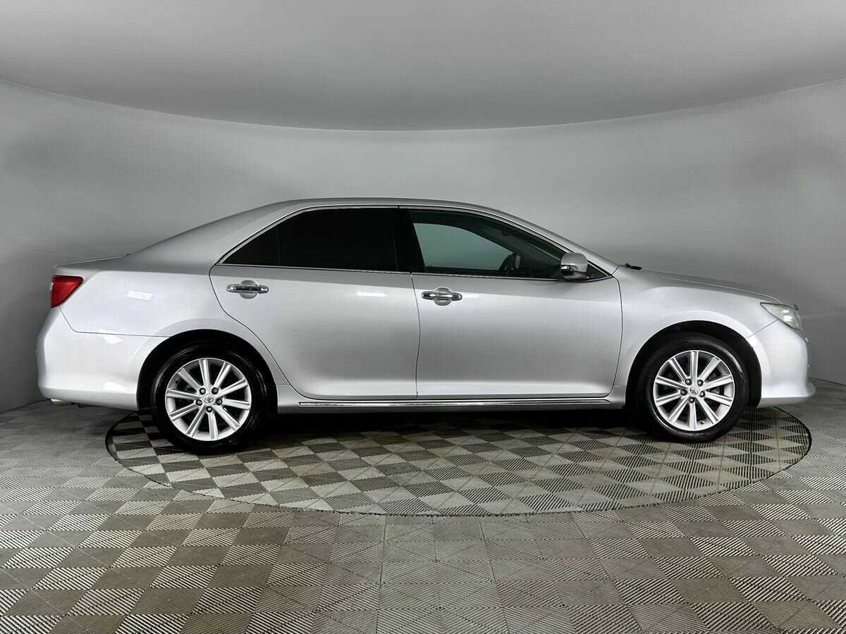 Toyota Camry с пробегом — 2014 год. Фото: #4