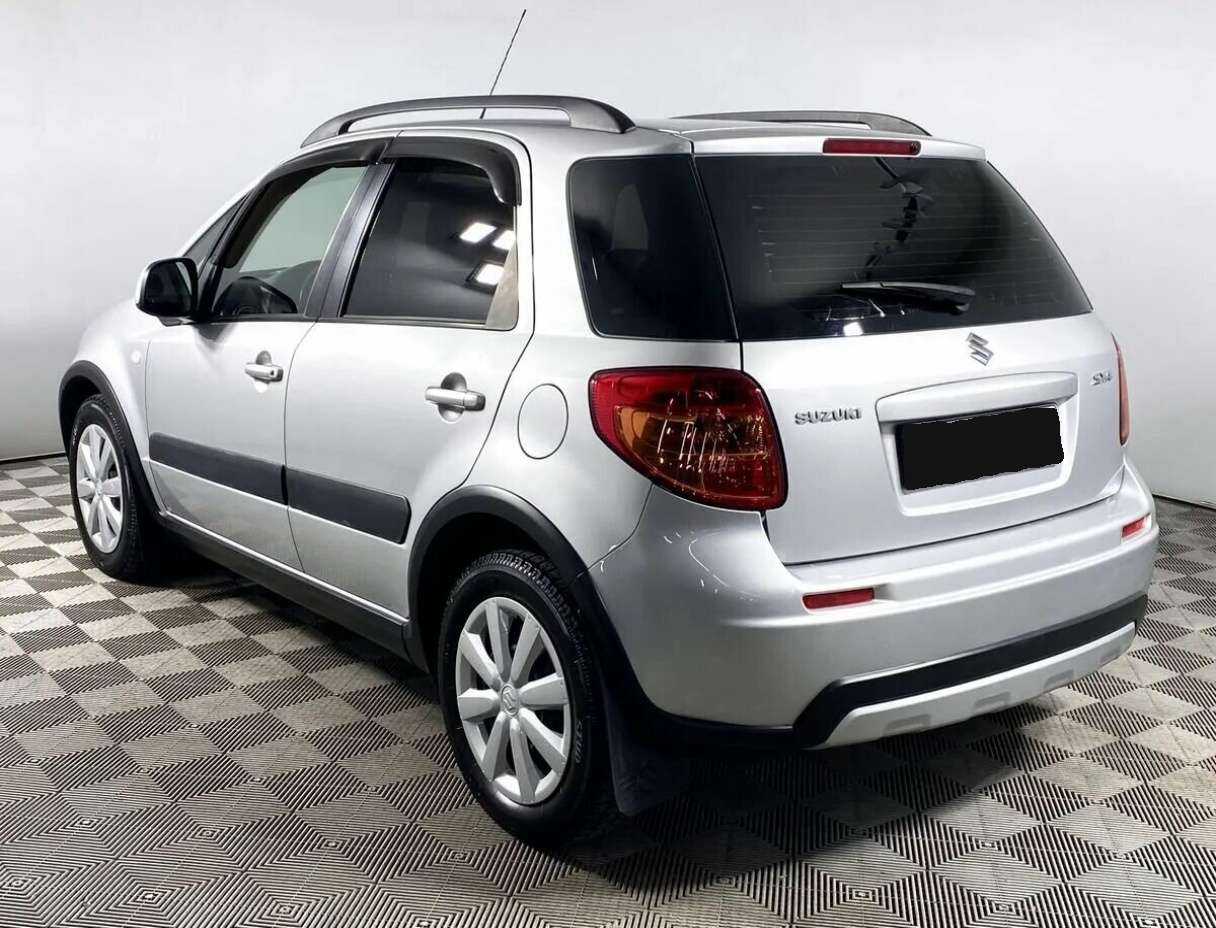 Suzuki SX4 с пробегом — 2010 год. Фото: #4