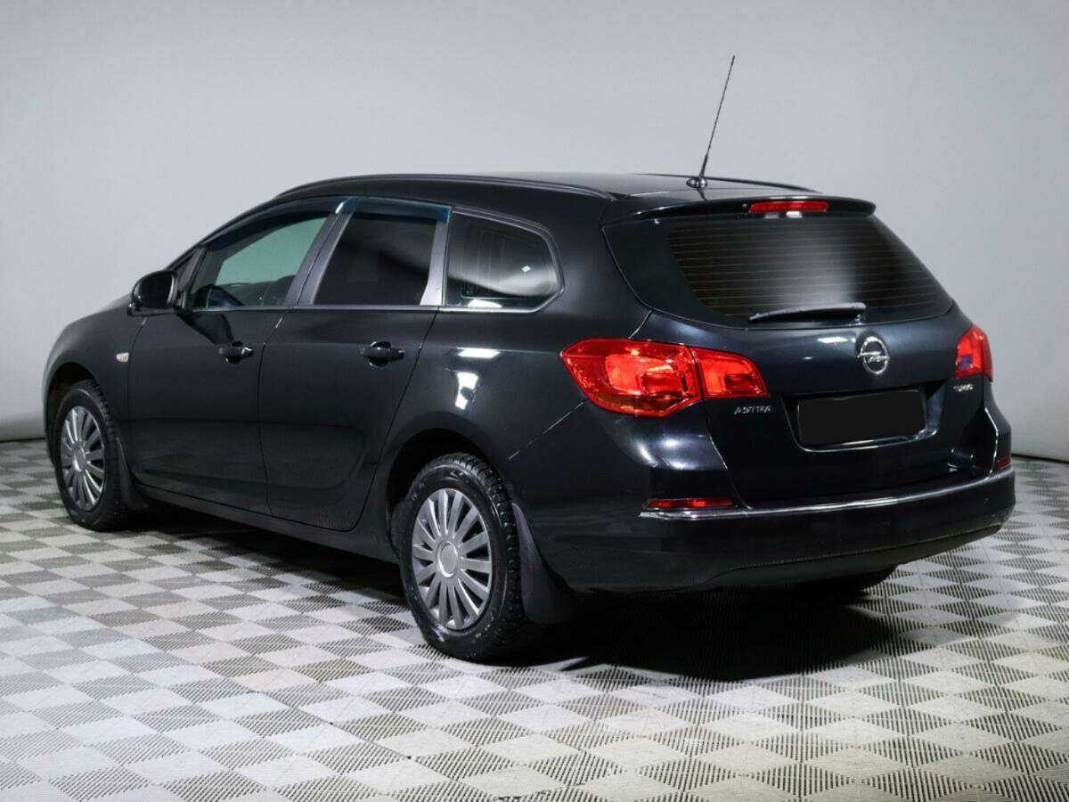 Opel Astra с пробегом — 2014 год. Фото: #6