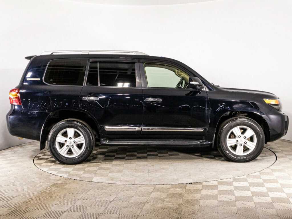 Toyota Land Cruiser с пробегом — 2014 год. Фото: #3