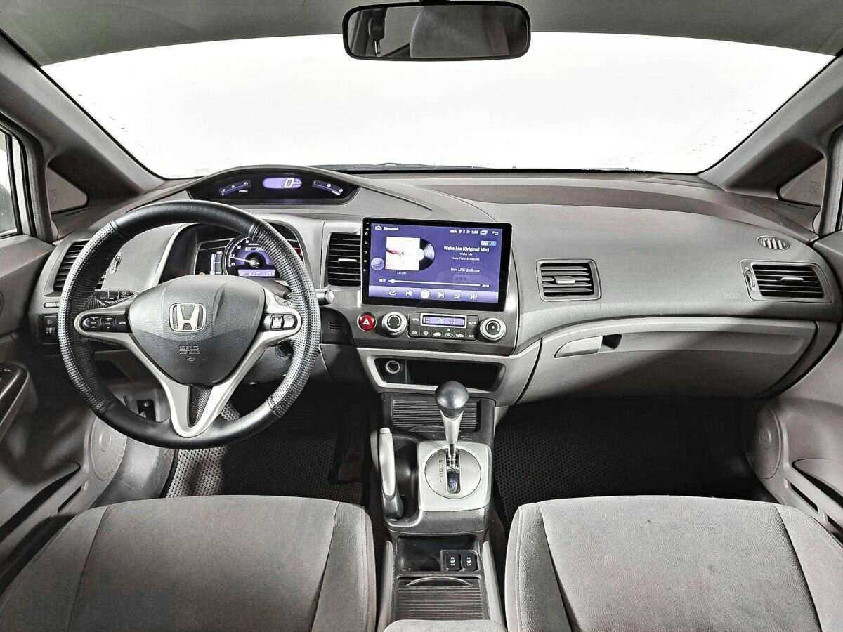 Honda Civic с пробегом — 2008 год. Фото: #11