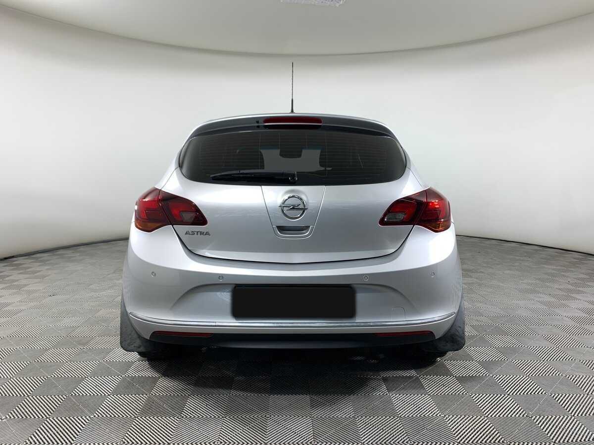 Opel Astra с пробегом — 2012 год. Фото: #5