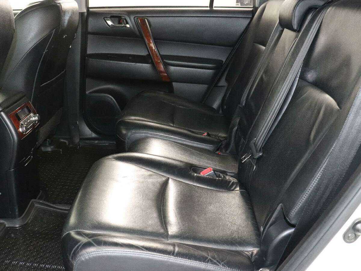 Toyota Highlander с пробегом — 2011 год. Фото: #8