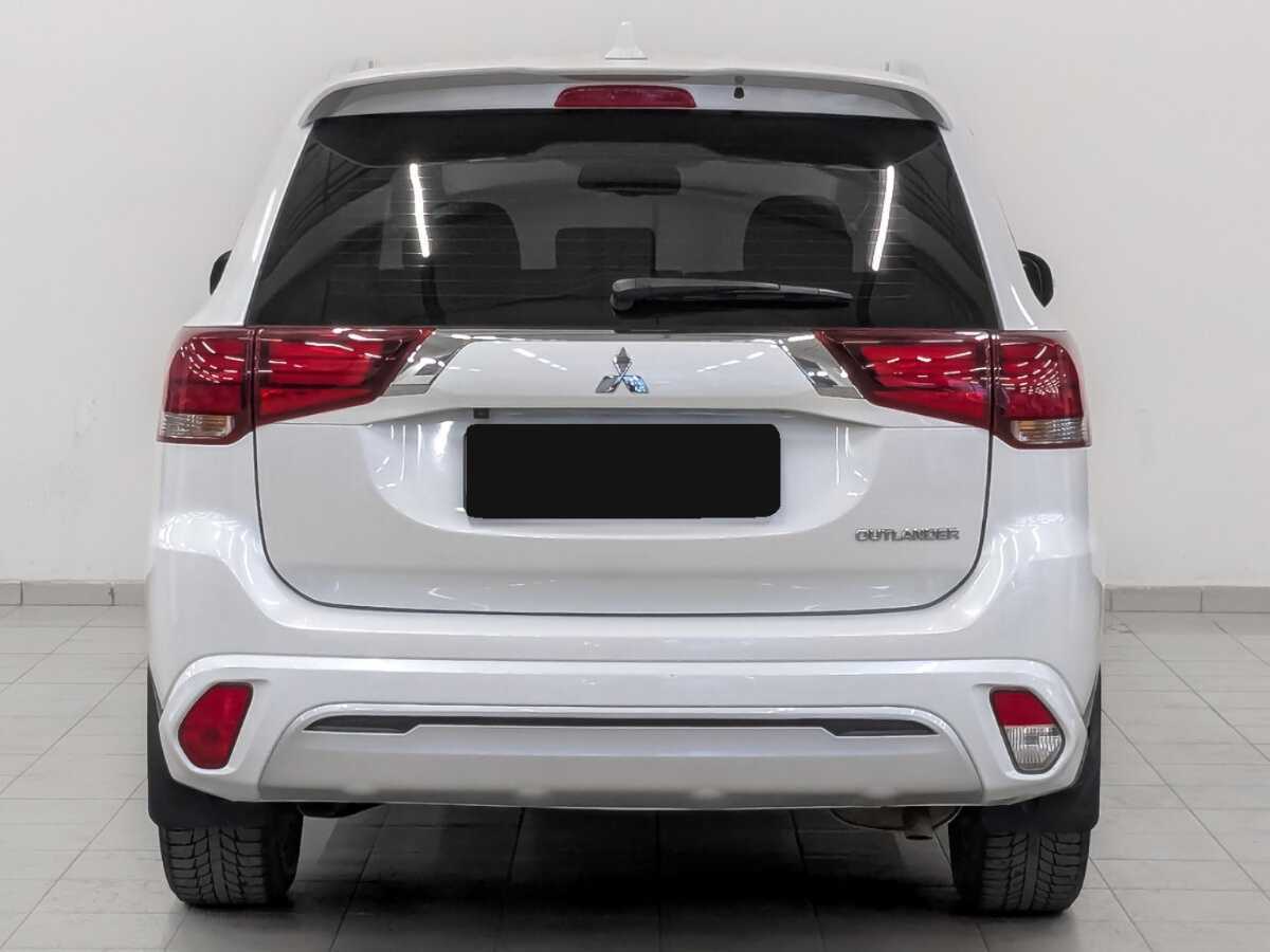 Mitsubishi Outlander с пробегом — 2022 год. Фото: #5