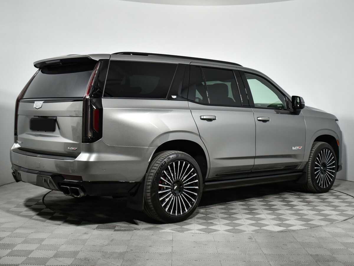 Cadillac Escalade-V с пробегом — 2022 год. Фото: #3