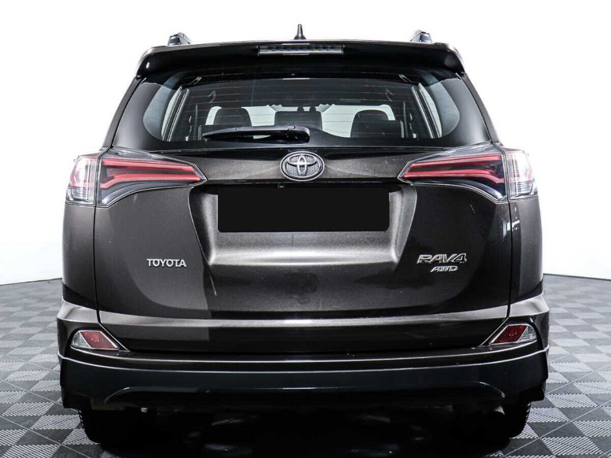 Toyota RAV4 с пробегом — 2018 год. Фото: #4