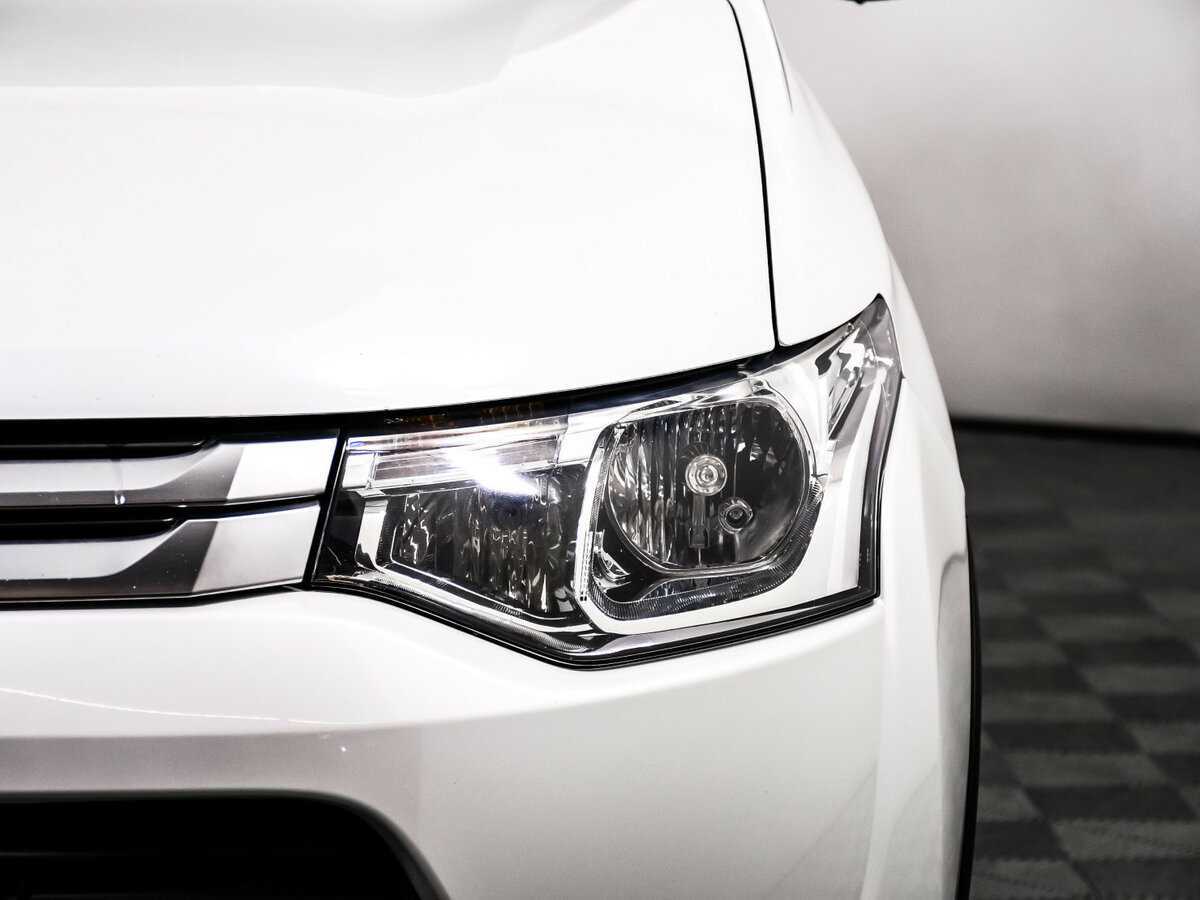 Mitsubishi Outlander с пробегом — 2014 год. Фото: #14