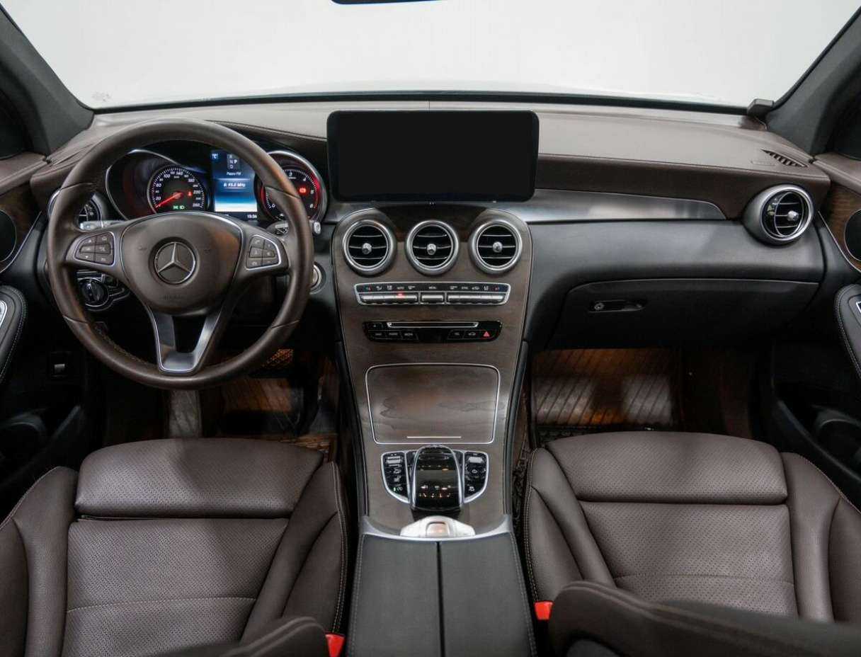 Mercedes-Benz GLC с пробегом — 2016 год. Фото: #9