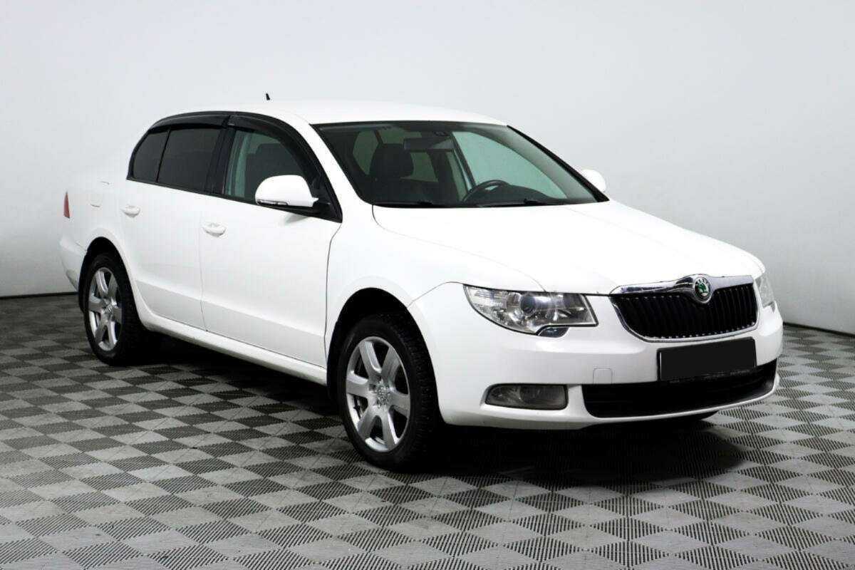 Skoda Superb с пробегом — 2011 год. Фото: #2