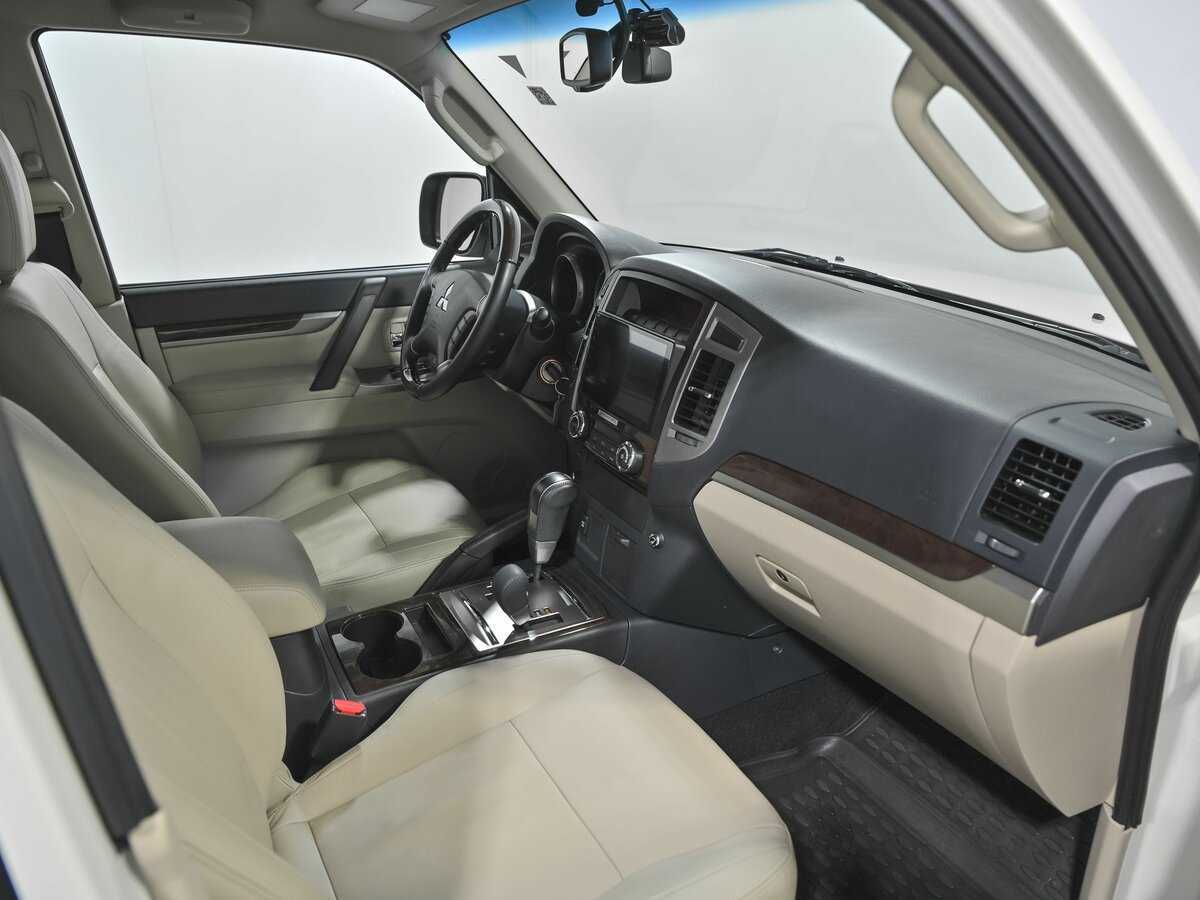 Mitsubishi Pajero с пробегом — 2019 год. Фото: #18