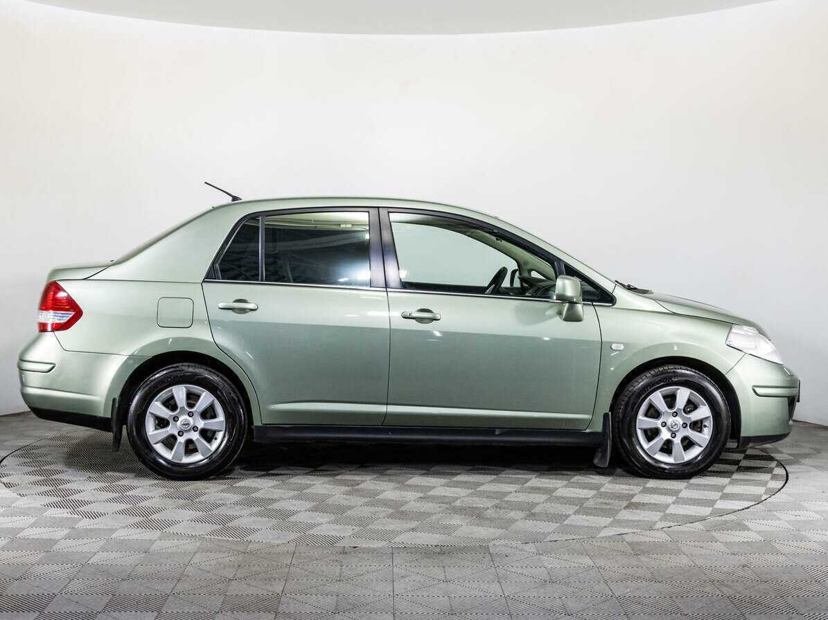 Nissan Tiida с пробегом — 2008 год. Фото: #3