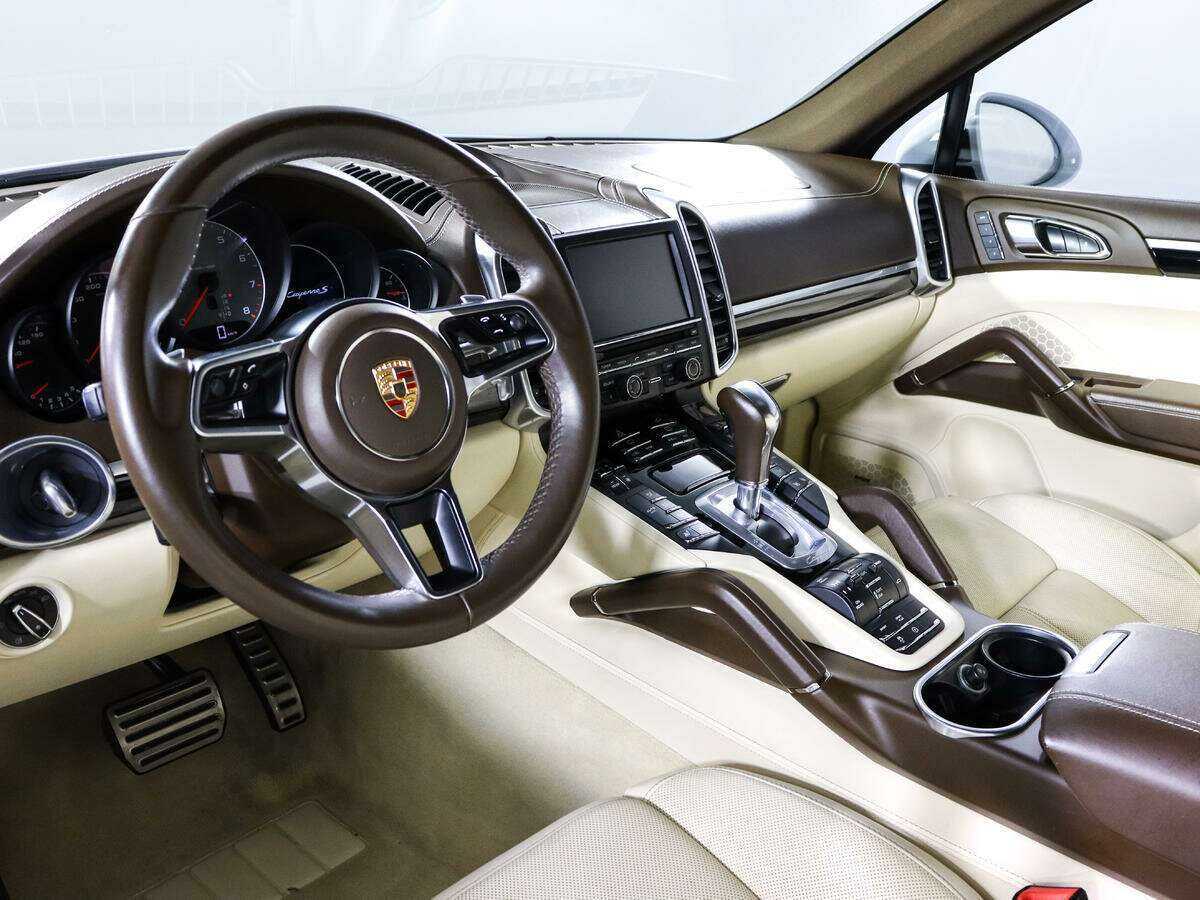 Porsche Cayenne с пробегом — 2015 год. Фото: #13