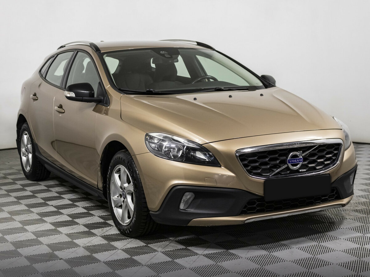 Volvo V40 Cross Country с пробегом — 2013 год. Фото: #2