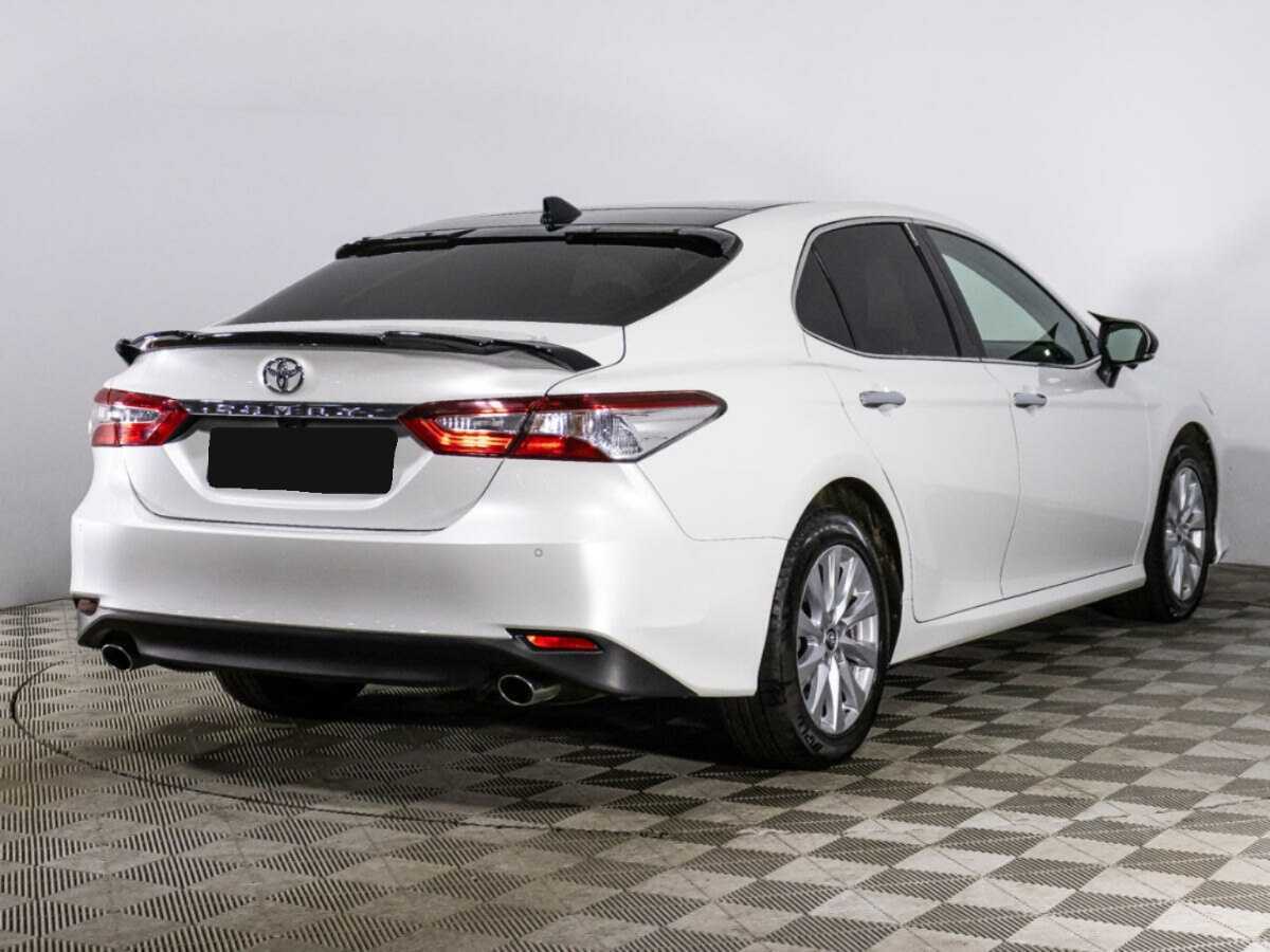 Toyota Camry с пробегом — 2022 год. Фото: #4