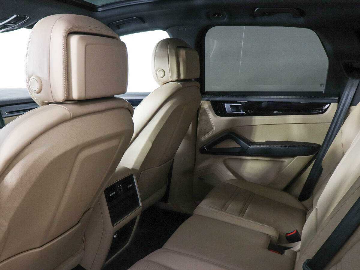 Porsche Cayenne с пробегом — 2018 год. Фото: #13
