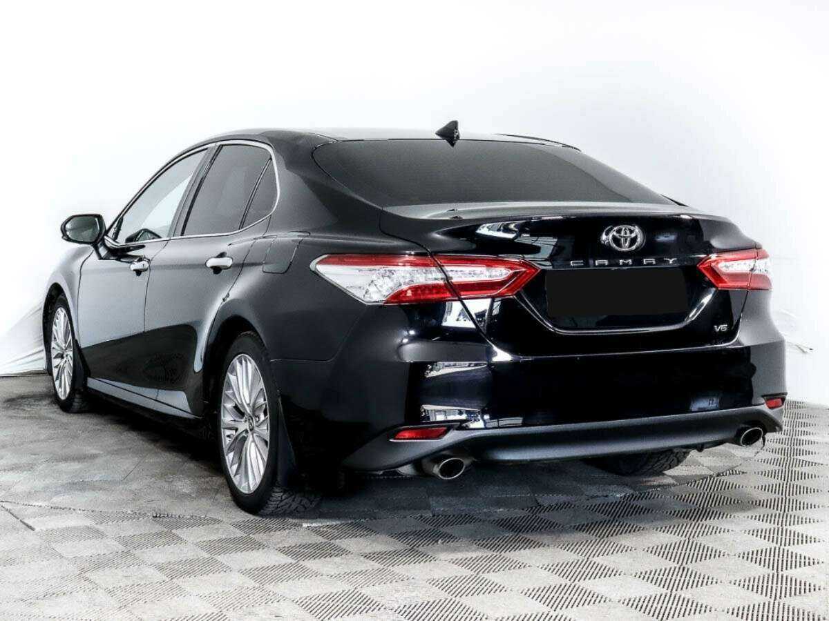 Toyota Camry с пробегом — 2018 год. Фото: #5