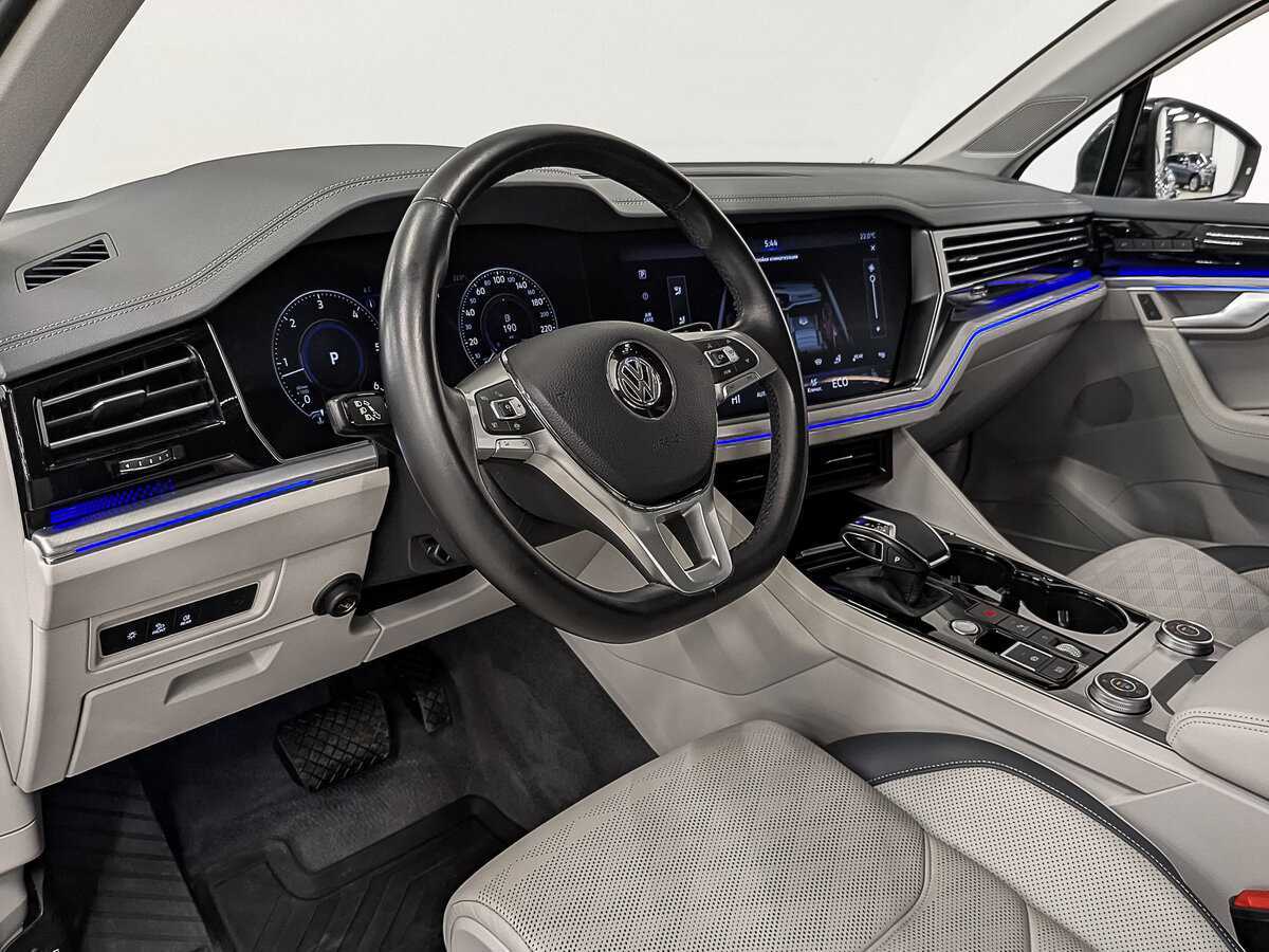Volkswagen Touareg с пробегом — 2020 год. Фото: #14
